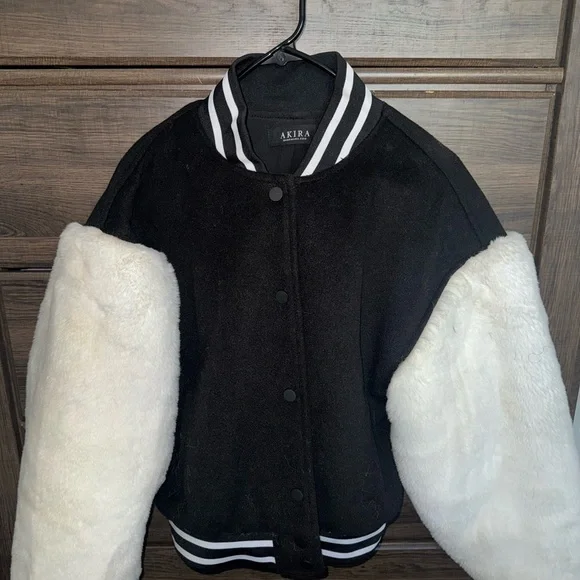 AKIRA Black Quilted Jacket - Picture 2 of 4